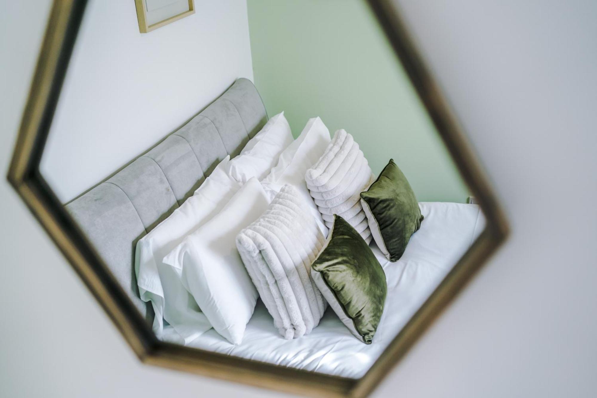 Large 7 Bedroom Town House In Chester City Centre Esterno foto
